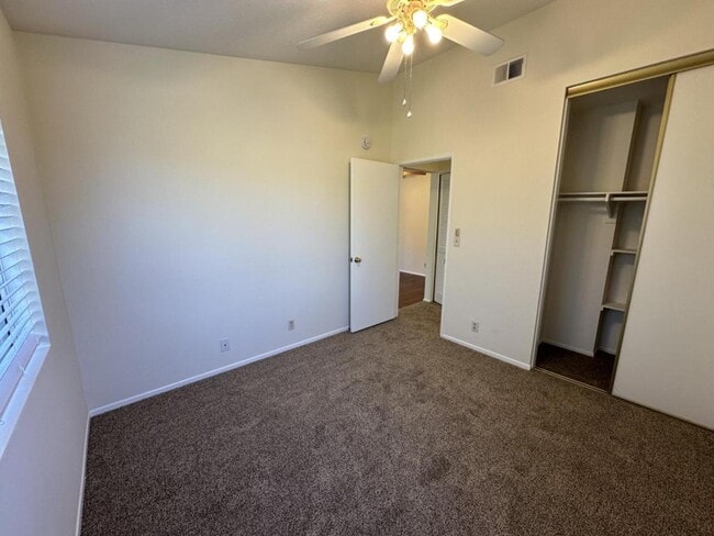 Building Photo - 41 Rosa