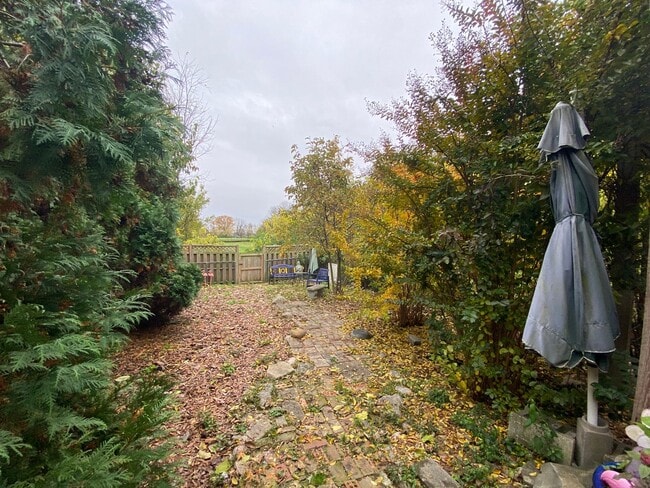 Building Photo - 6 Bed/2.5 Bath Mins. From UC $750/pp ($4,5...