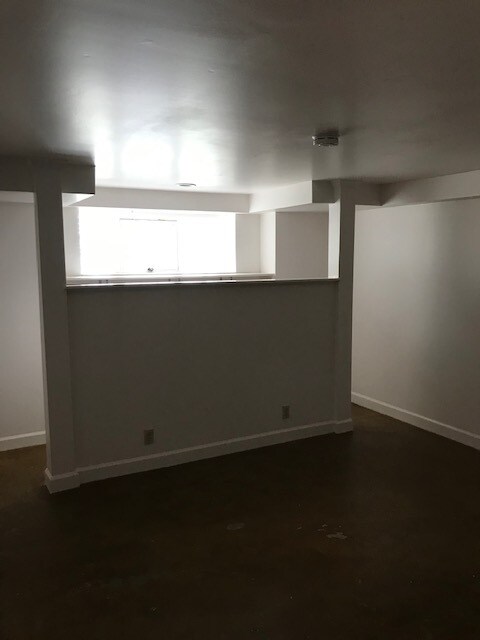Bedroom 1 - divider has hanging bar on far side - 87 Druid Cir NE