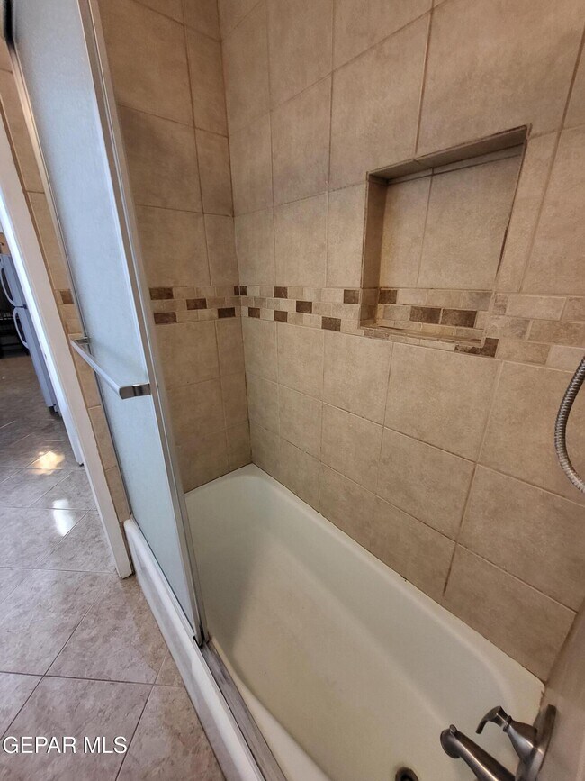 Building Photo - 6700 Escondido Dr
