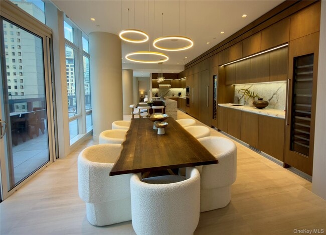 Building Photo - 18 W 53rd St