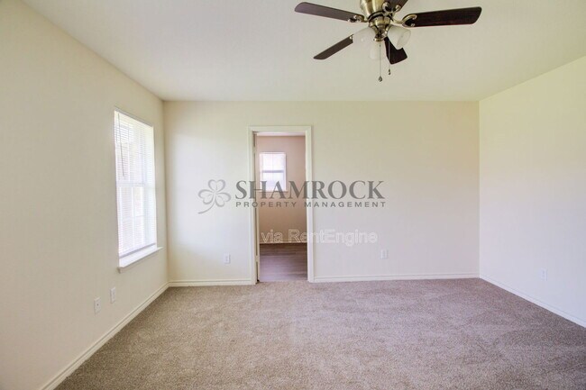 Building Photo - 10228 Iris Ln