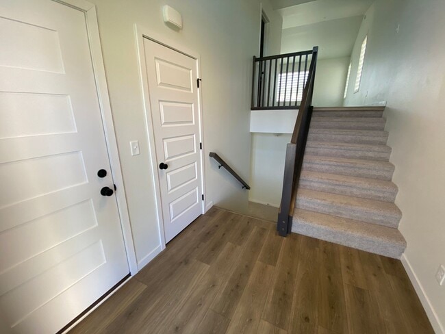 Building Photo - 3 bed, 2.5 bath South Fargo Home For Rent!