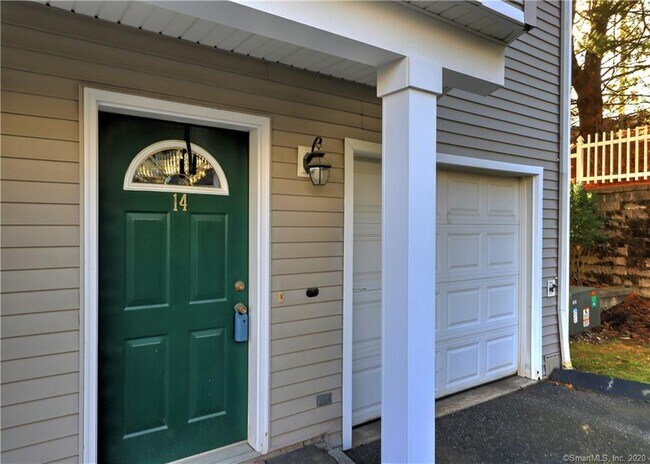 Building Photo - 60 Grove St