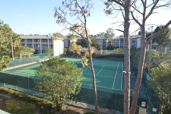 Building Photo - Waterside@ Cranes Roost - Includes most ut...