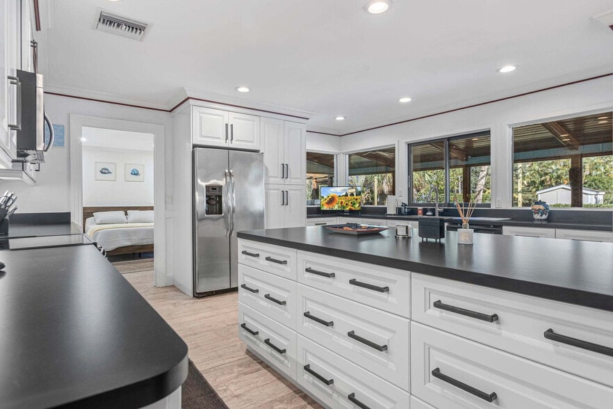 Building Photo - 366 34th Ct SW