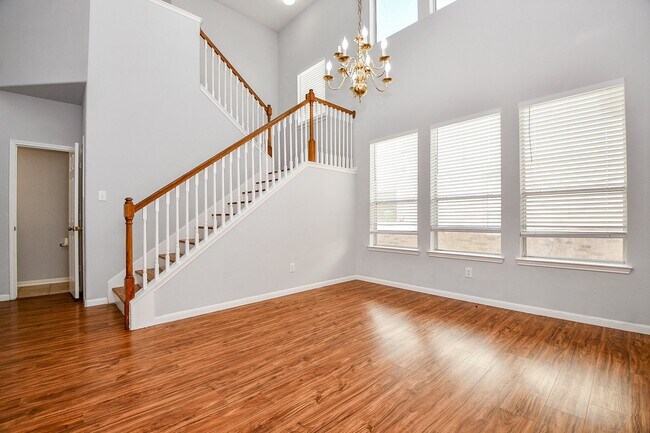 Building Photo - 3019 Red Oak Leaf Trail