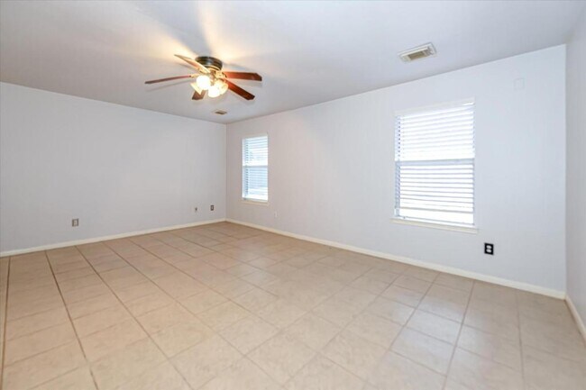 Building Photo - 3227 Lantern Bay Ln