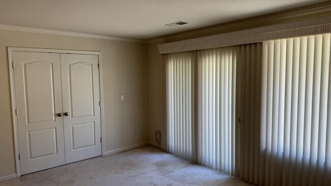 Building Photo - 507 Bluebird Pl