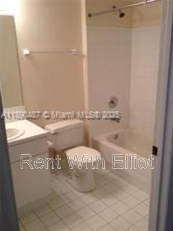 Building Photo - 470 S Park Rd