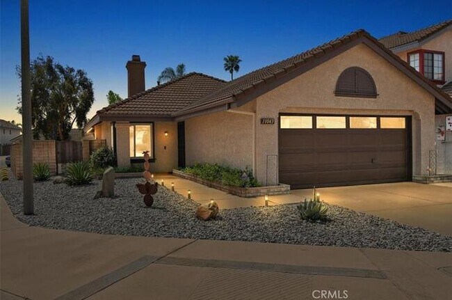 Building Photo - 11043 Country View Dr