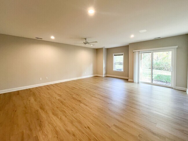 Building Photo - 1529 Birnam Dr