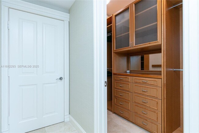 Building Photo - 17875 Collins Ave