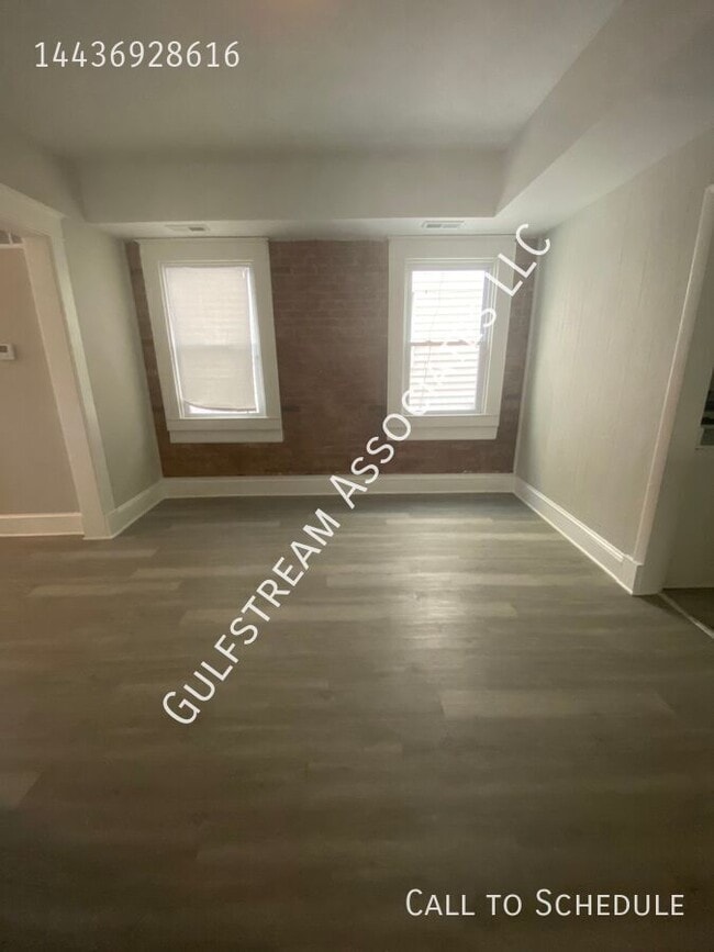 Building Photo - 2926 Arunah Ave