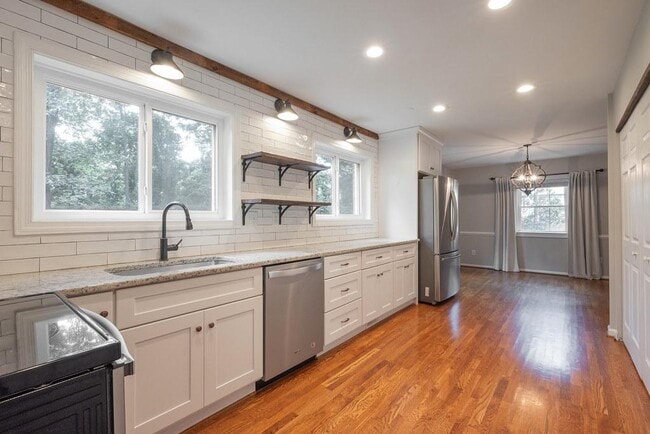 Building Photo - 1041 Warminster Dr
