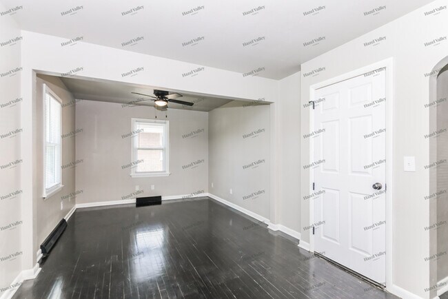 Building Photo - 718 Bristol Rd