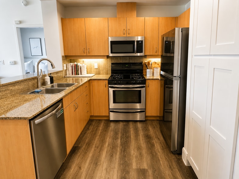 Kitchen - 300 W Beech St