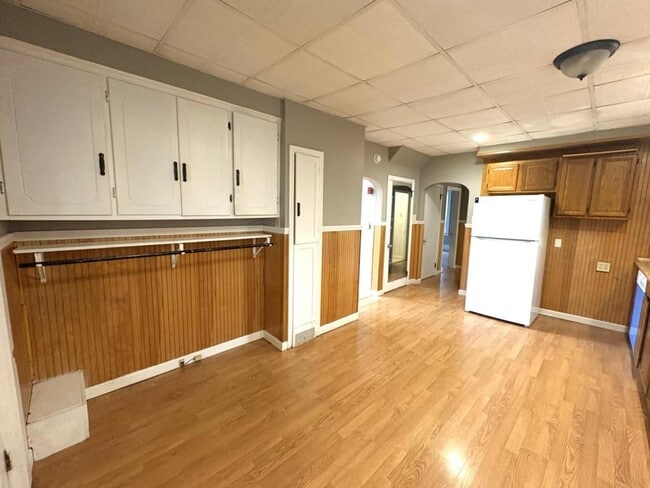 Building Photo - 7 Howe St