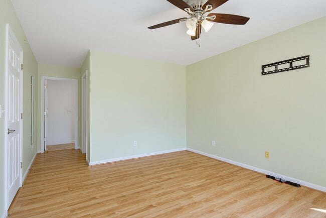 Building Photo - 645 Riva Ridge Rd