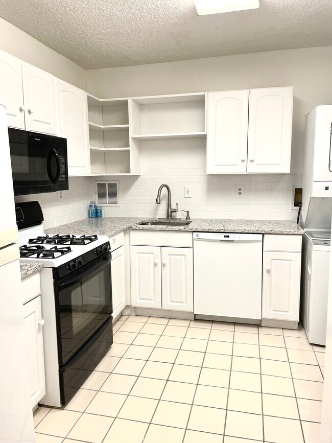 Building Photo - 3701 S George Mason Dr