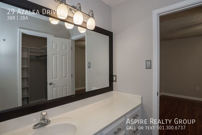 Building Photo - 29 Azalea Dr