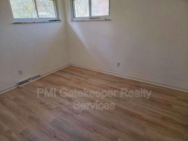 Building Photo - 5757 Cromley Dr