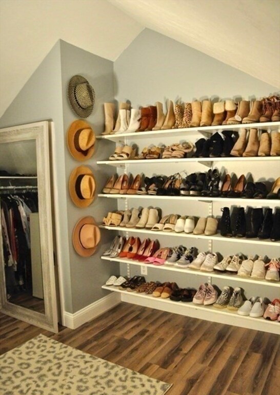 Building Photo - 326 Sterling St