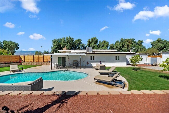Building Photo - 32300 Shadow Mountain Ln