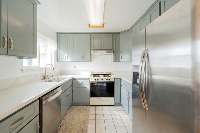 Building Photo - San Pedro Unit with Spectacular Ocean/Mari...