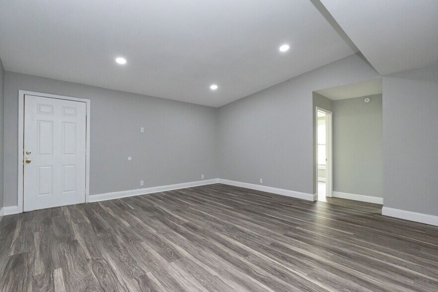 Building Photo - 3507 3rd Ave