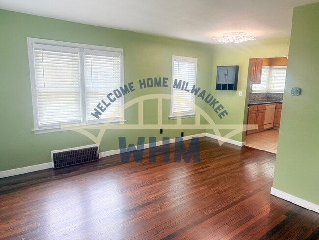 Building Photo - 1120 S 114th St