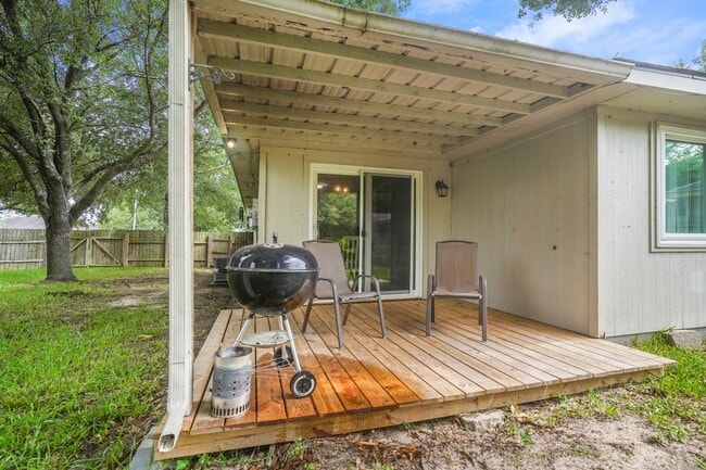 Building Photo - 24826 Broad Pine Dr