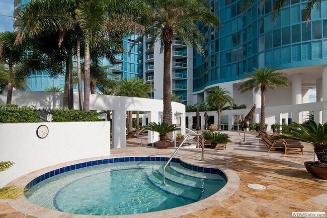 Building Photo - 333 Las Olas Way