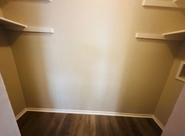 Building Photo - 11754 Spring Song Dr