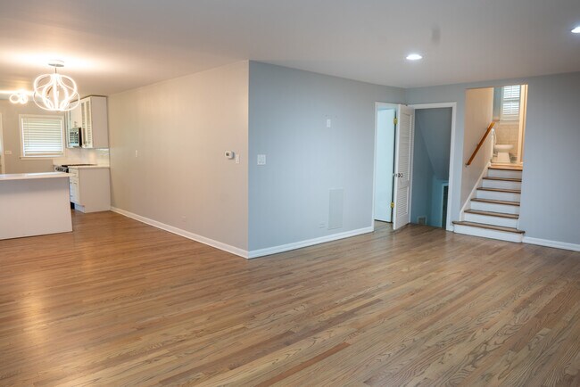 Building Photo - 9733 Karlov Ave