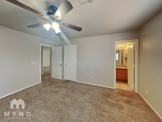 Building Photo - 550 W Kingman Dr