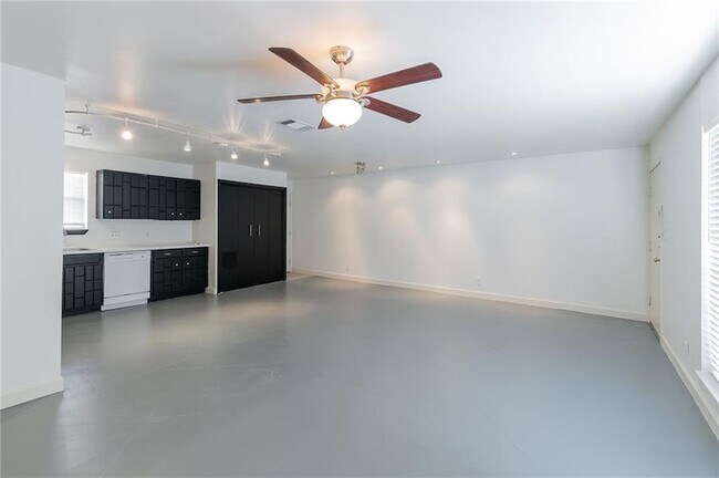 Building Photo - 2712 St Edwards Cir