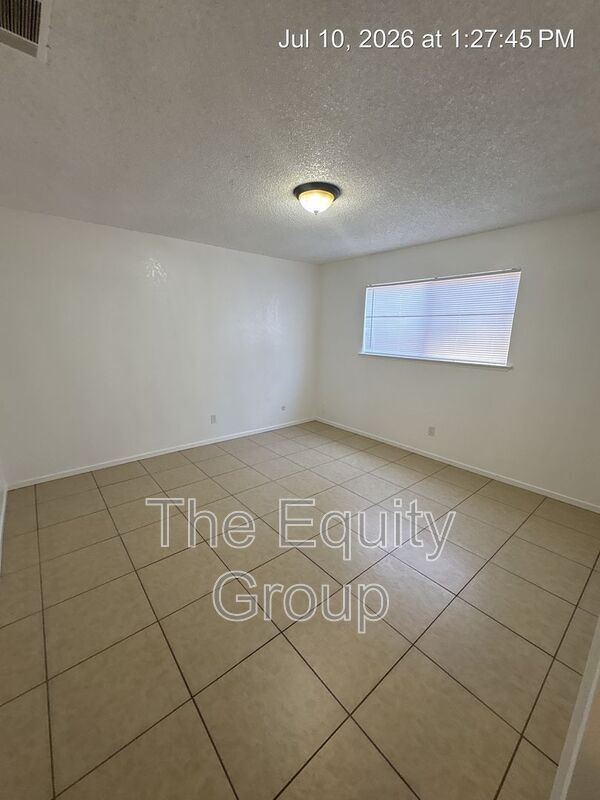 Building Photo - 2023 S Tracy Ct