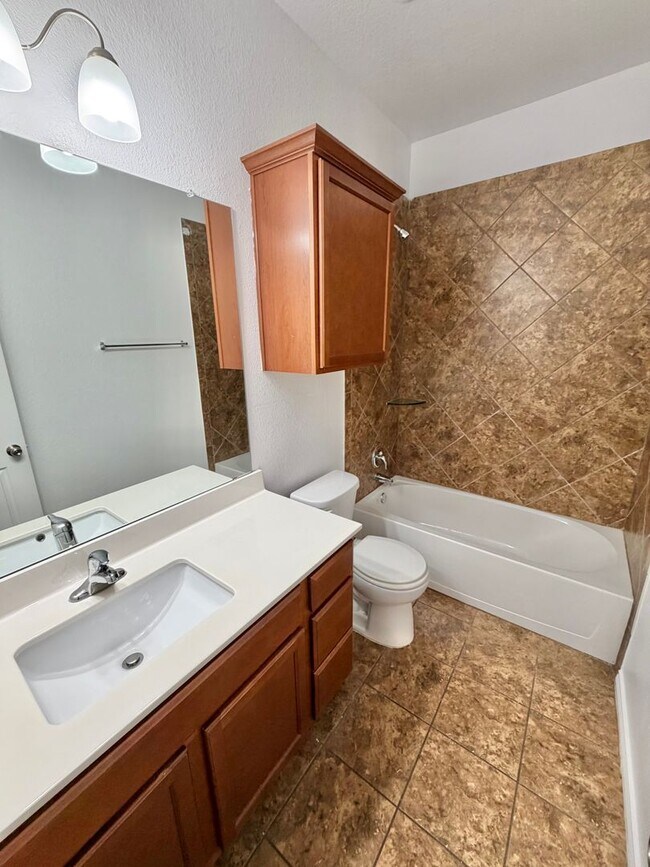 Building Photo - 3418 Lorne Dr