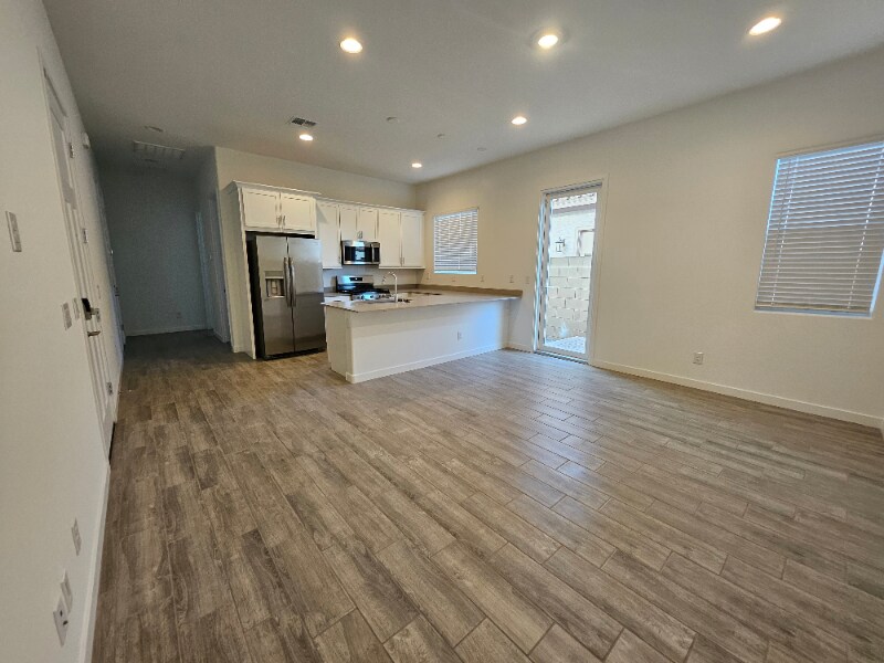 Building Photo - 17593 W Victory St