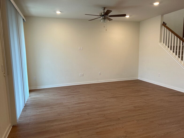 Building Photo - Room in House on Ruger Pass