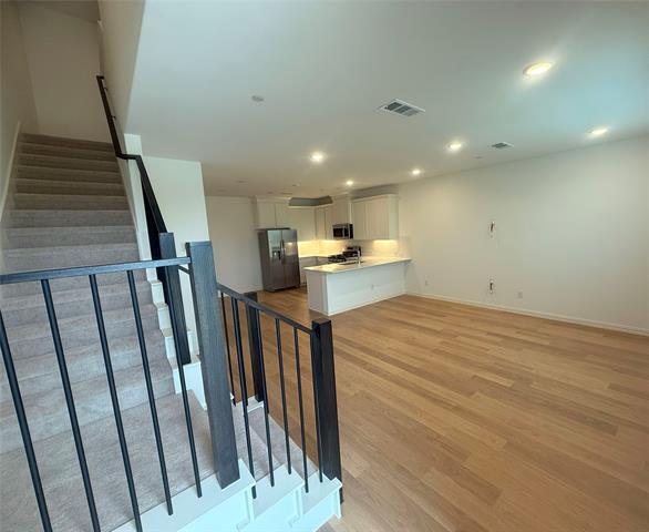 Building Photo - 633 4th St