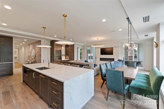 Building Photo - 1500 Queens Rd