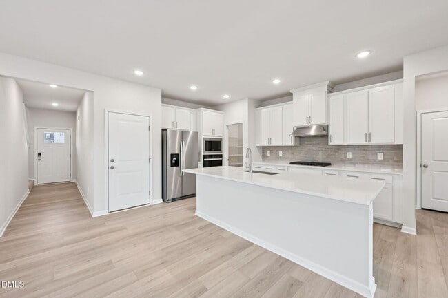 Building Photo - 5 and A Loft single family for sale