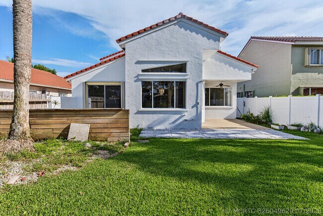Building Photo - 4583 NW 7th Pl
