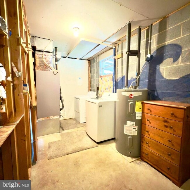 Building Photo - 10954 Blake Ln