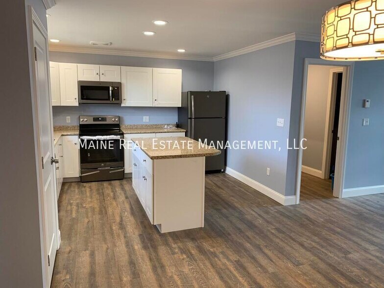 Building Photo - 66 Basketball Ct