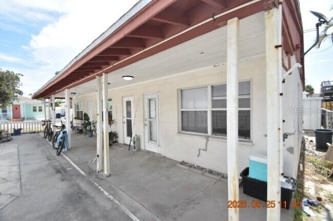 Building Photo - 146 Coral Ave