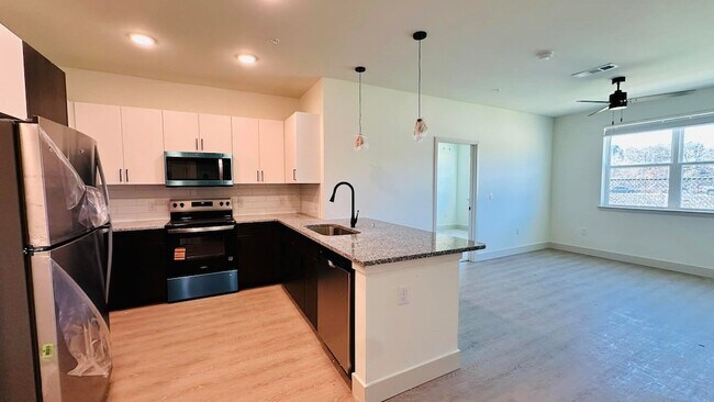 Building Photo - 19100 Woodland Hills Dr