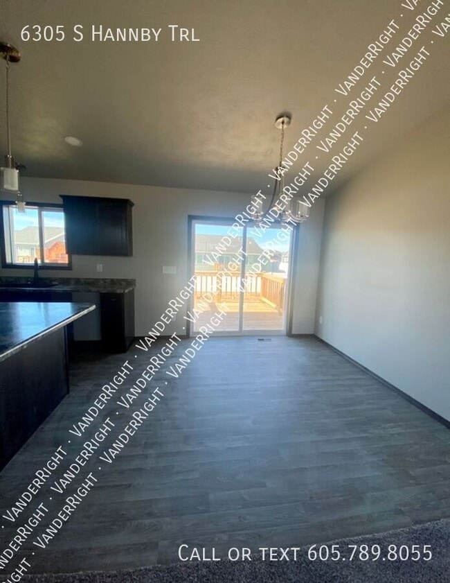 Building Photo - 6305 S Hannby Trl
